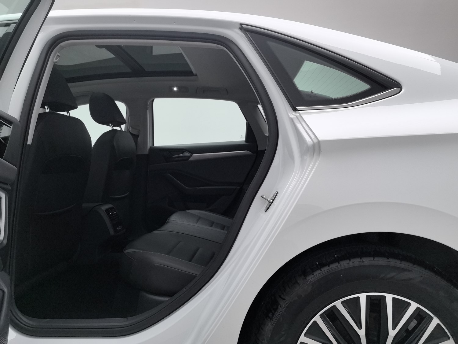 Used Volkswagen Sagitar 2019 1.4 AT
