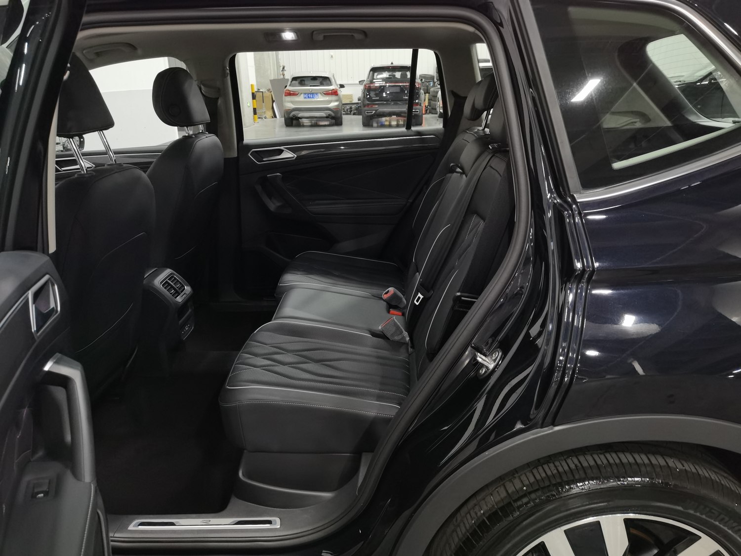 Used Volkswagen Tiguan L 2024 2.0 AT