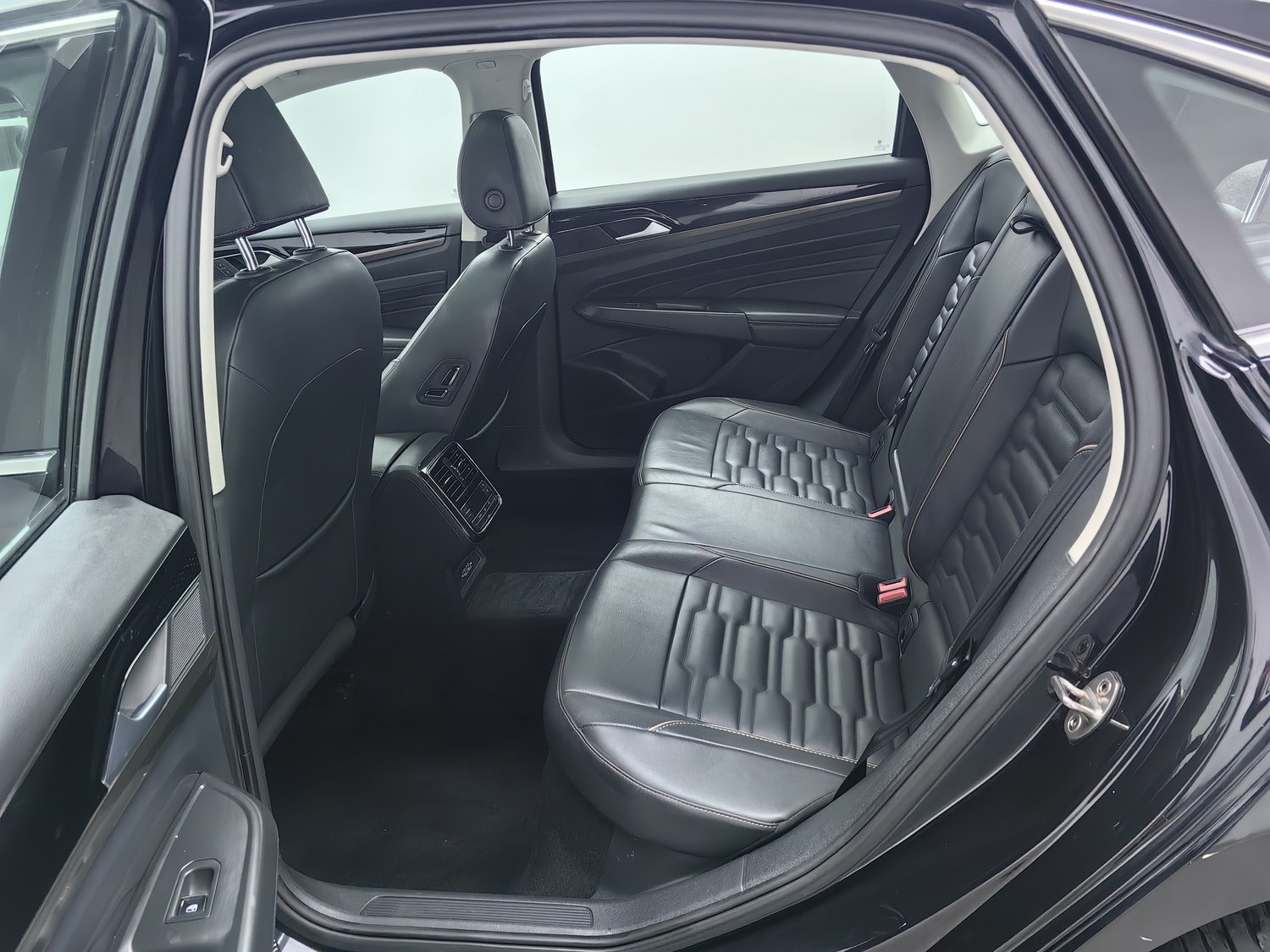 Used Volkswagen Passat 2019 2.0 AT