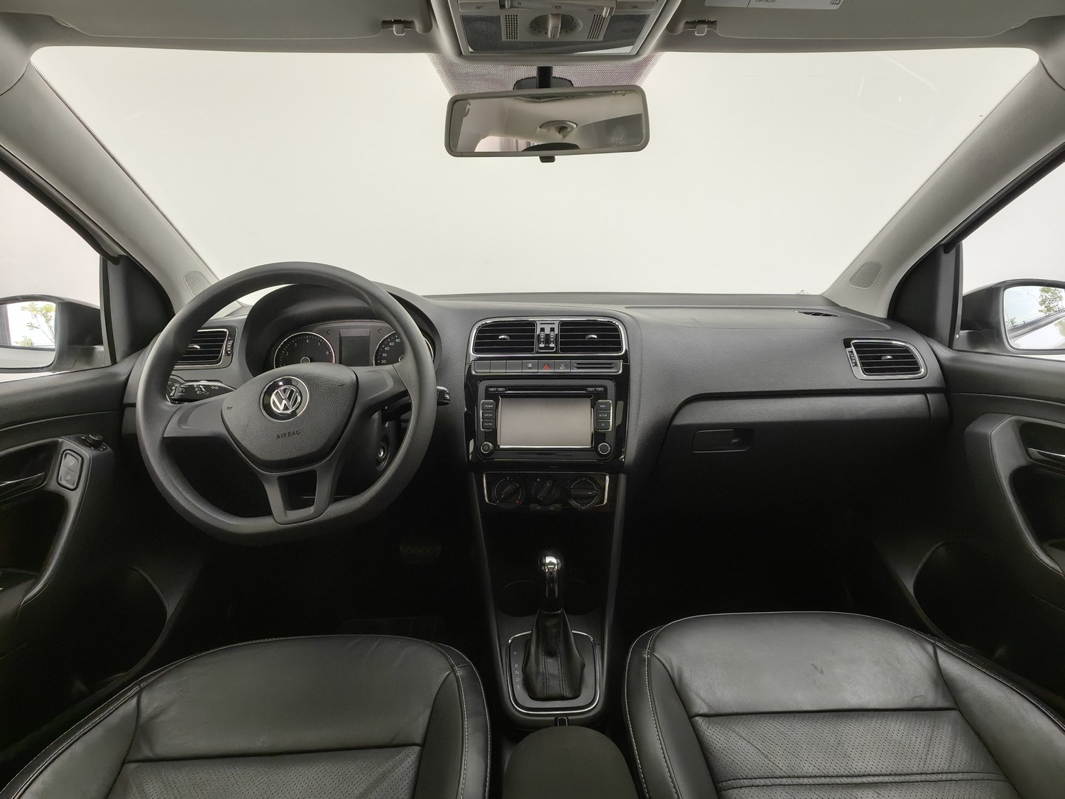 Used Volkswagen Polo 2014 1.6 AT