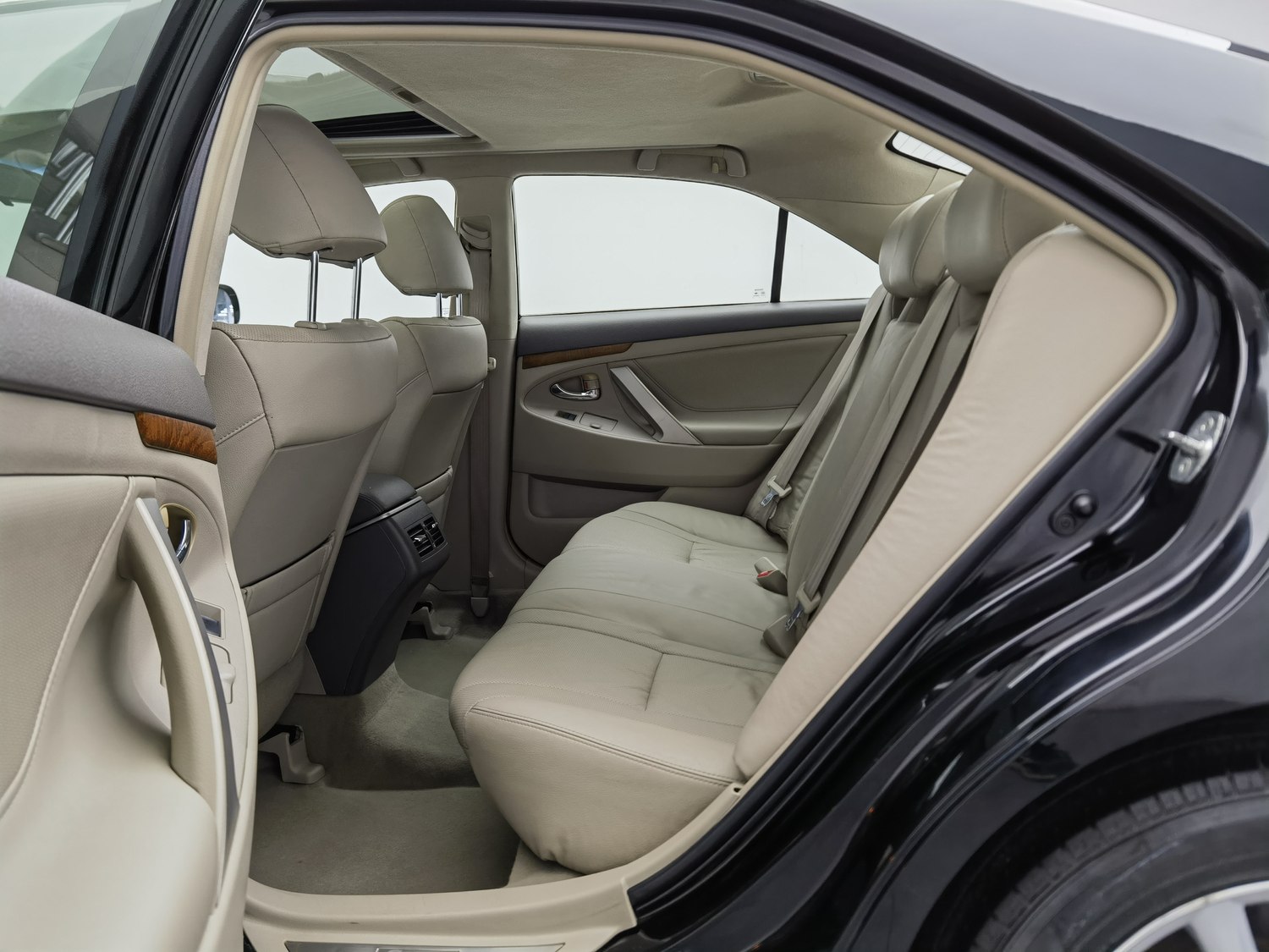 Used Toyota Camry 2011 2.0 AT