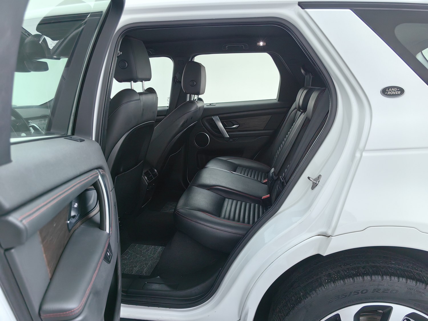 Used Land Rover Discovery 2020 2.0 AT