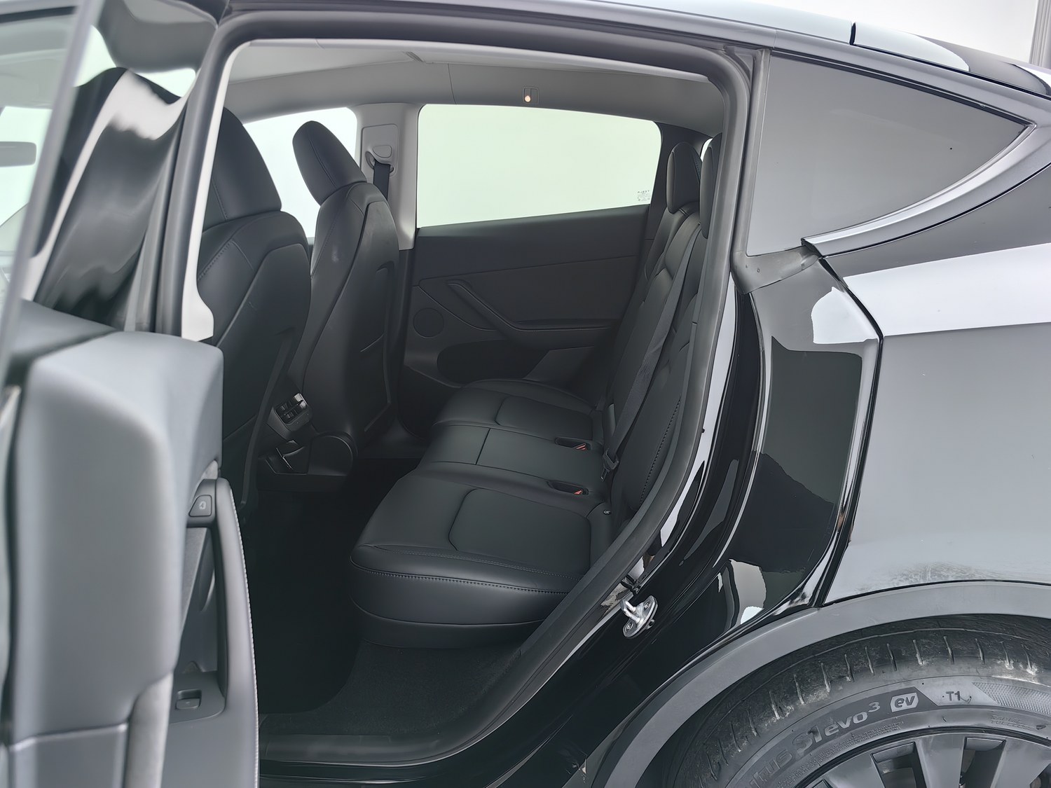 Used Tesla Model Y 2023