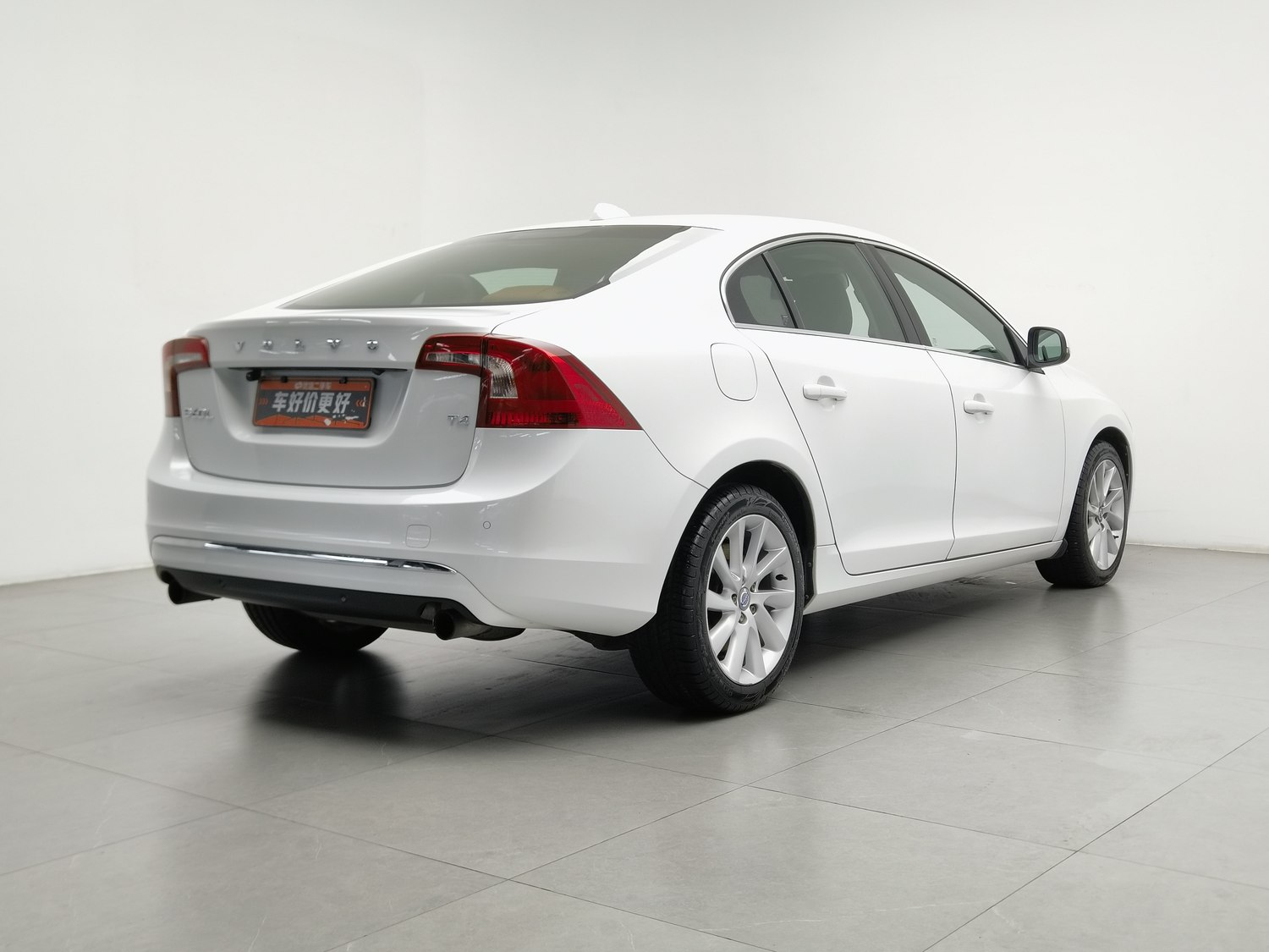 Used Volvo S60 2017 2.0 AT