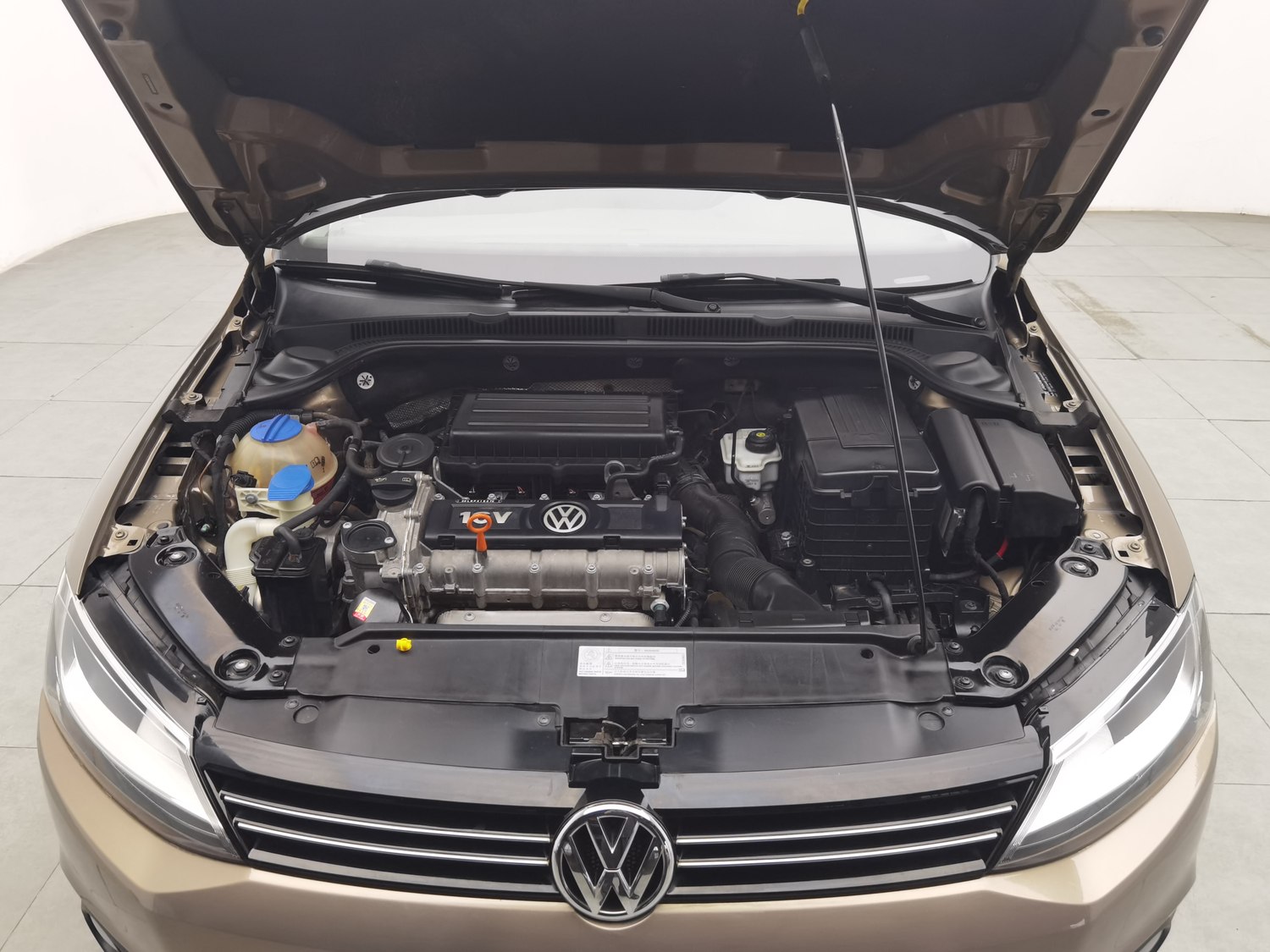 Used Volkswagen Sagitar 2014 1.6 AT