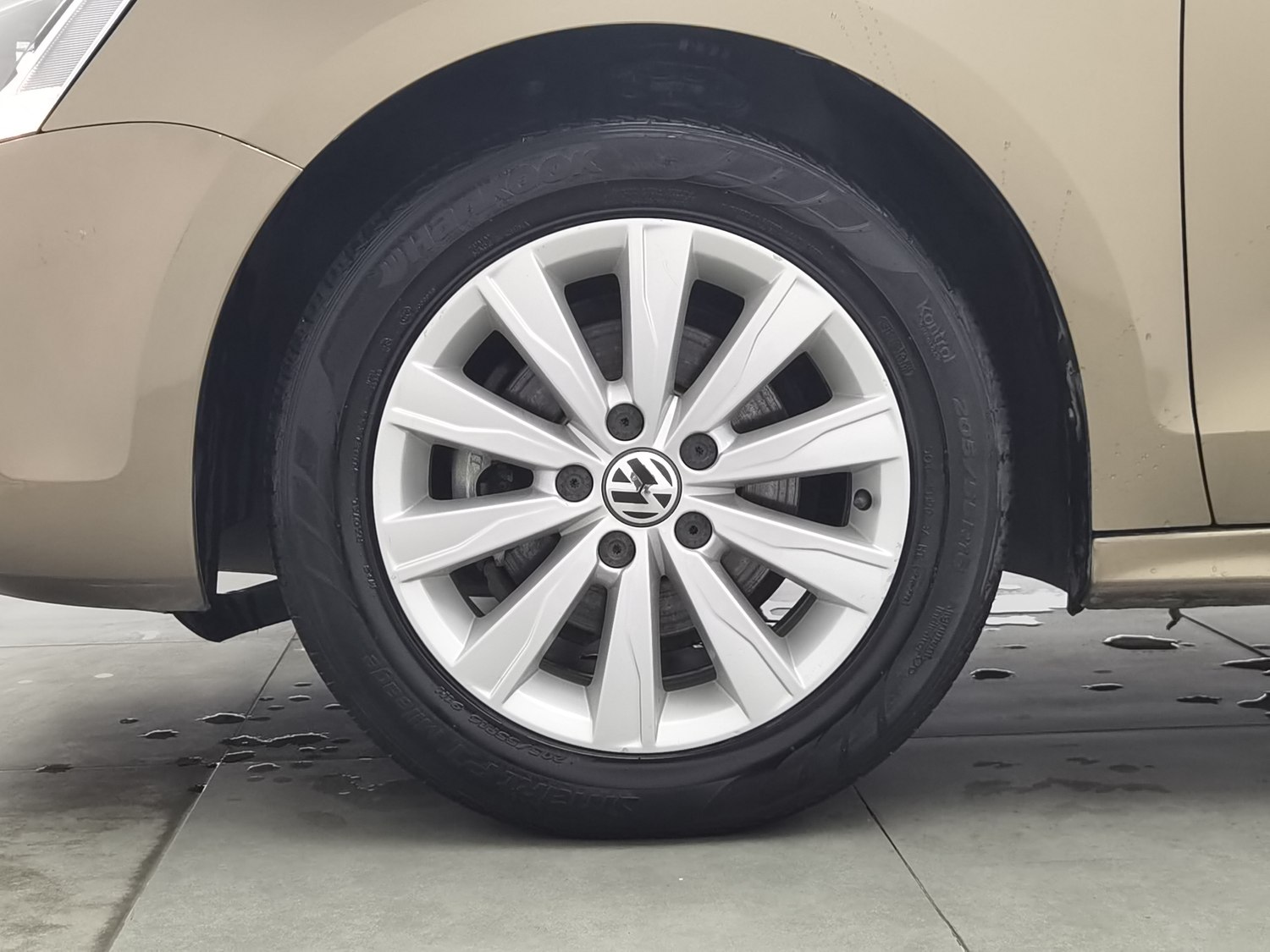 Used Volkswagen Sagitar 2014 1.6 AT