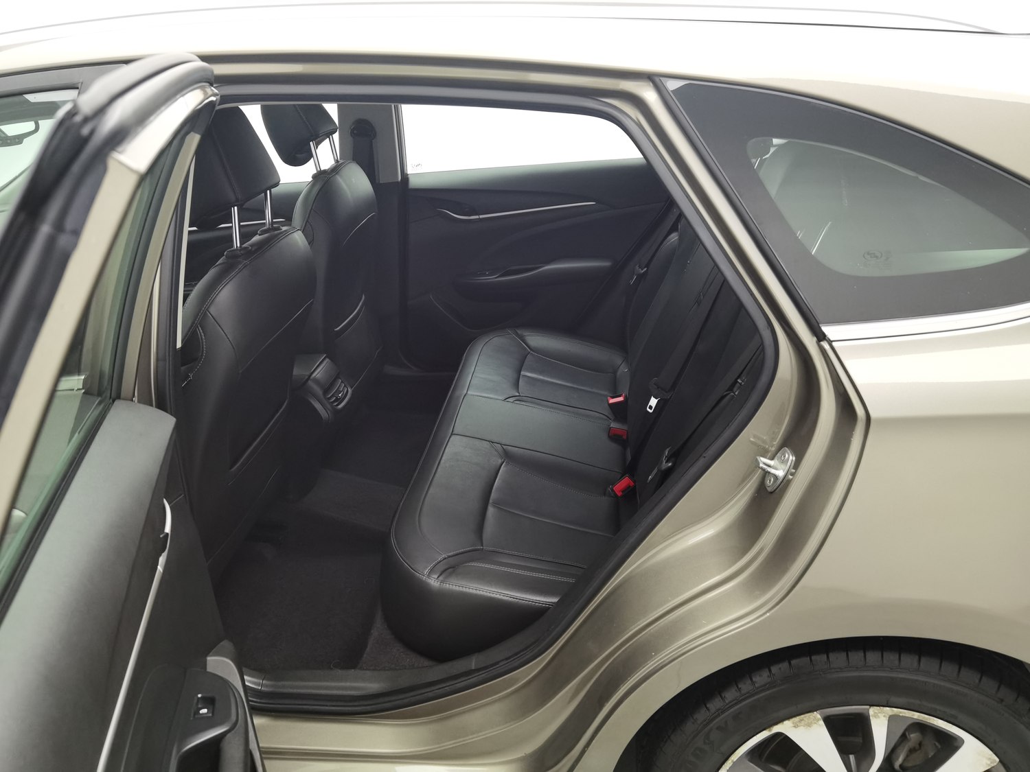 Used Buick GL6 TourX 2019 1.3 AT