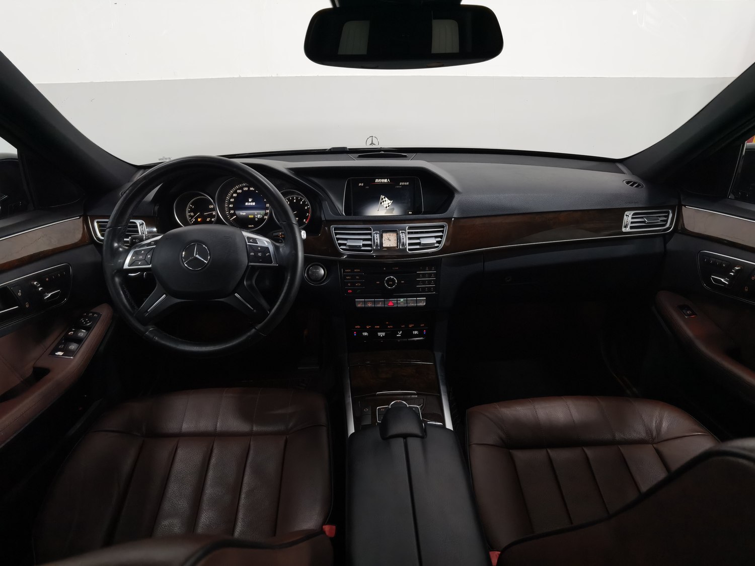 Used Mercedes-Benz E-Class 2015 2.0 AT