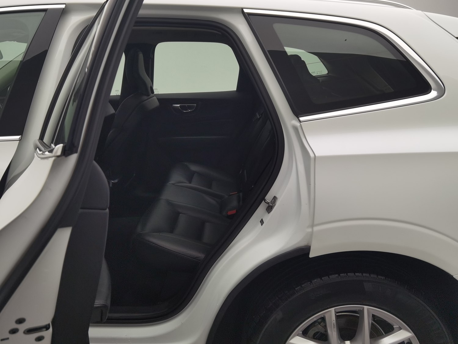 Used Volvo XC60 2019 2.0 AT
