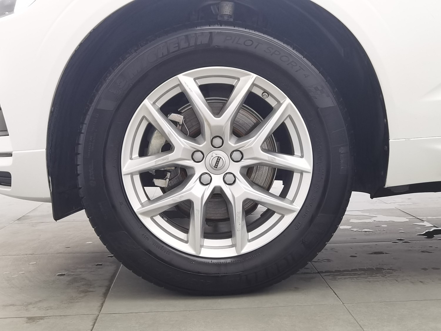 Used Volvo XC60 2019 2.0 AT