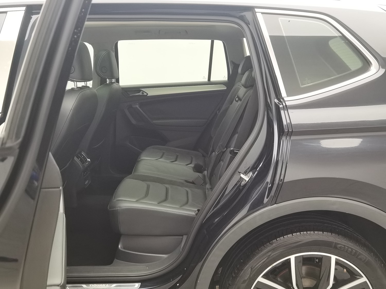 Used Volkswagen Tiguan L 2019 2.0 AT