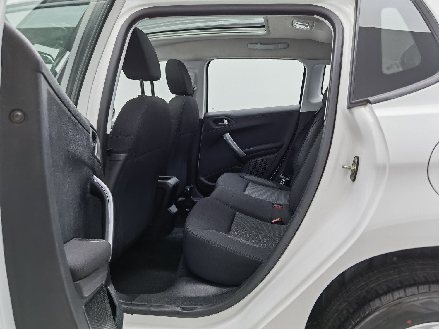 Used Peugeot 2008 2015 1.6 AT