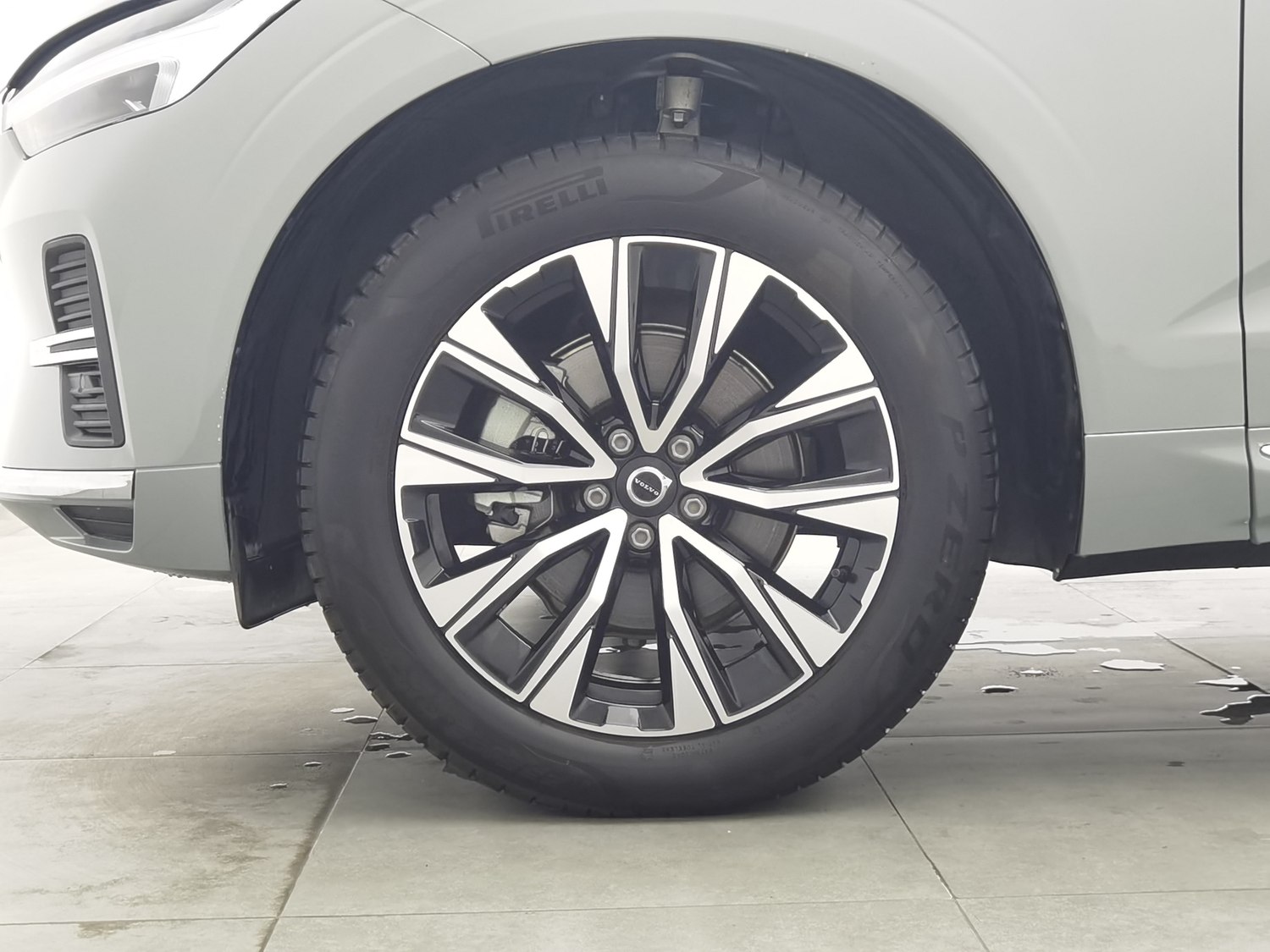 Used Volvo XC60 2025 2.0 AT