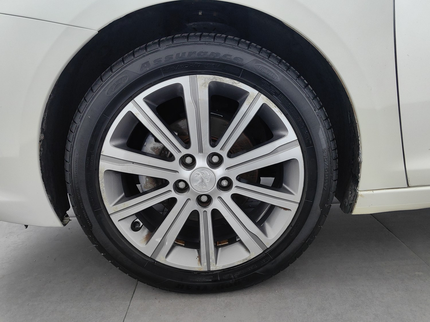 Used Peugeot 408 2015 1.2 AT