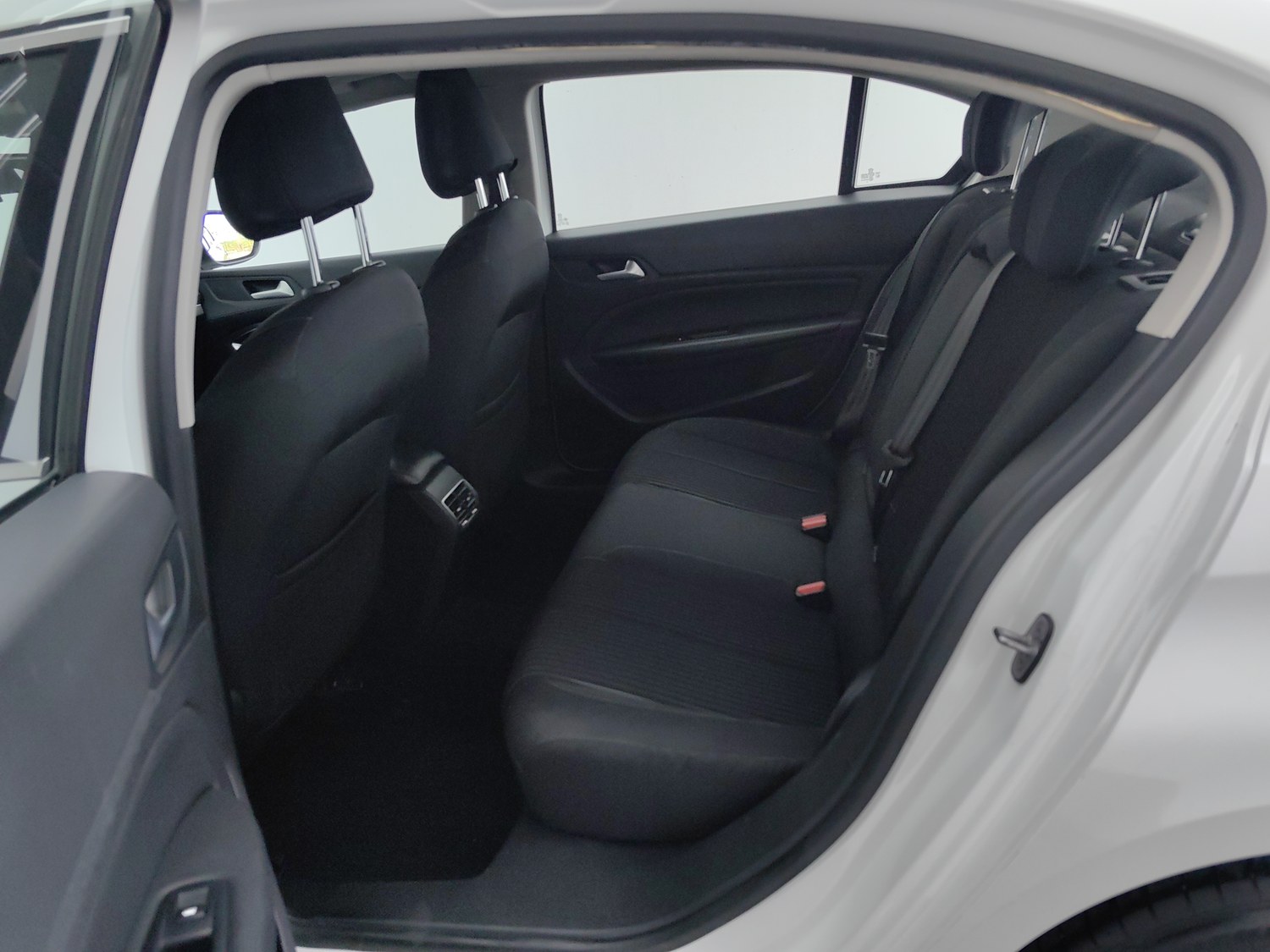 Used Peugeot 408 2015 1.2 AT