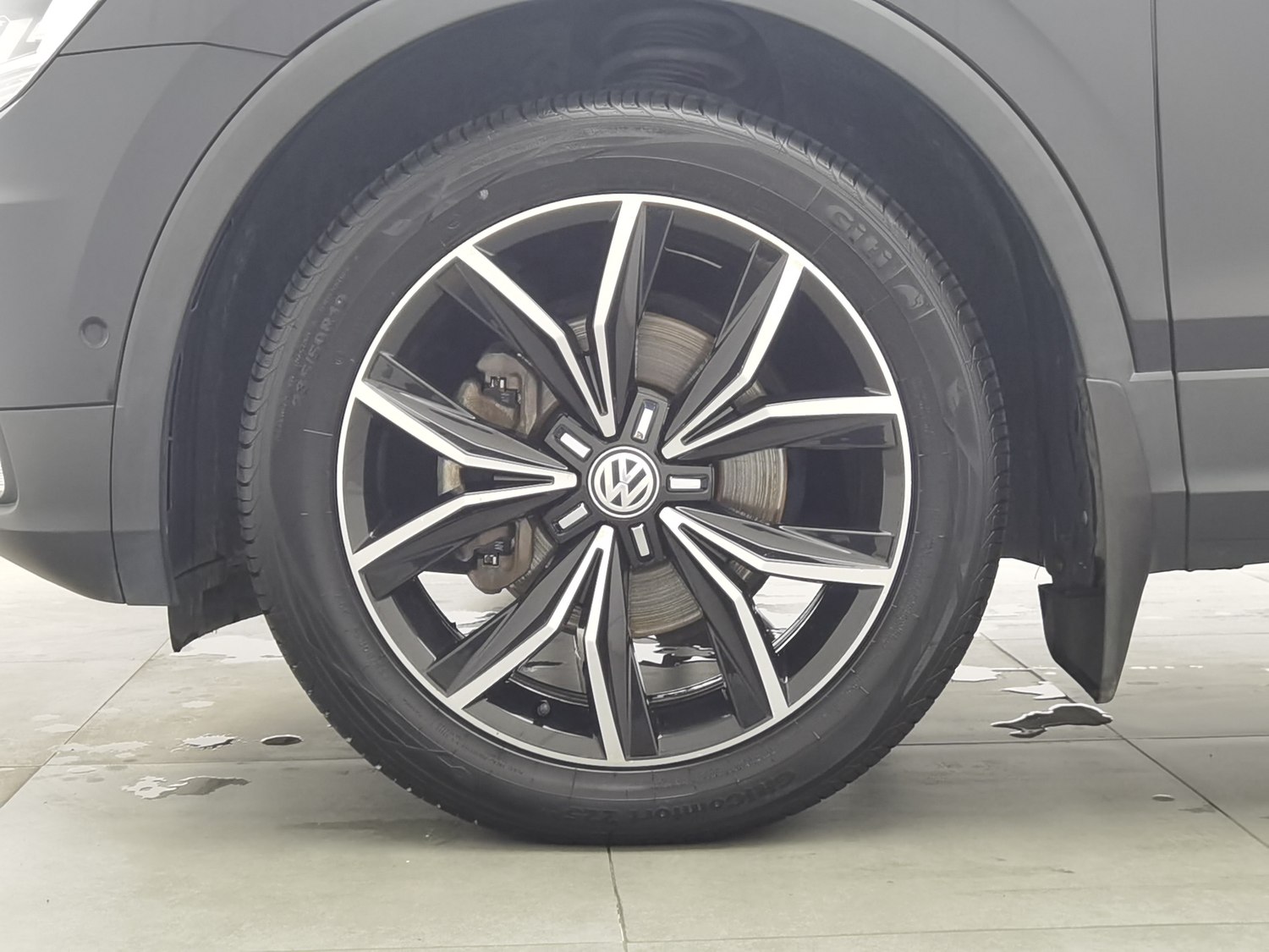 Used Volkswagen Tiguan L 2019 2.0 AT