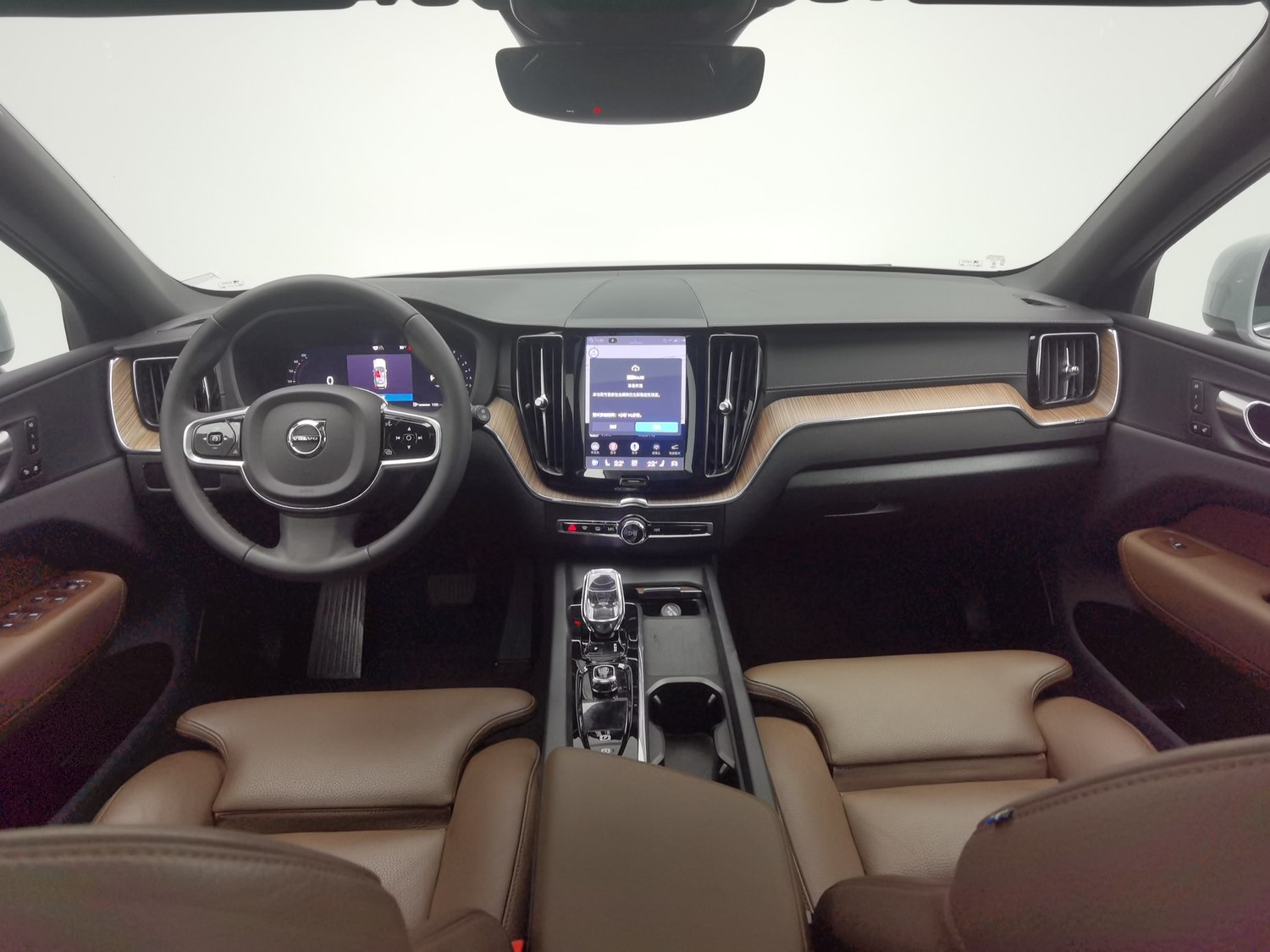 Used Volvo XC60 2025 2.0 AT