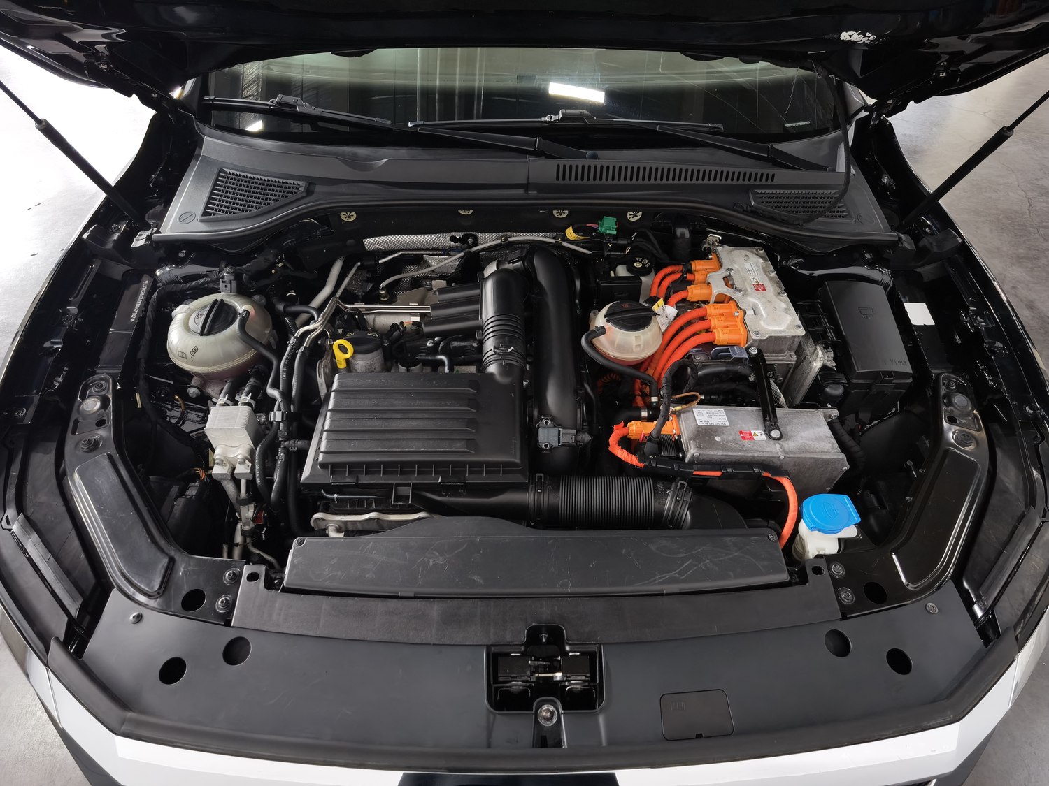 Used Volkswagen Passat NEV 2019 1.4 AT