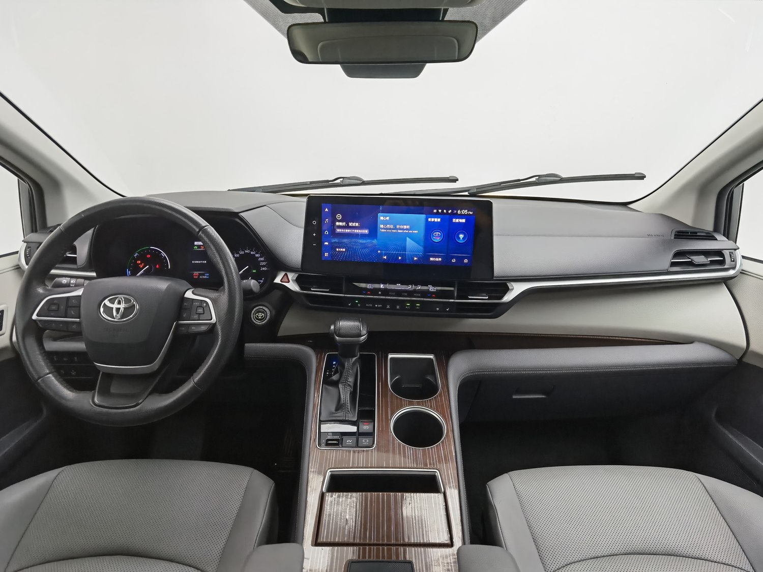 Toyota Granvia 2023 2.5 AT usado