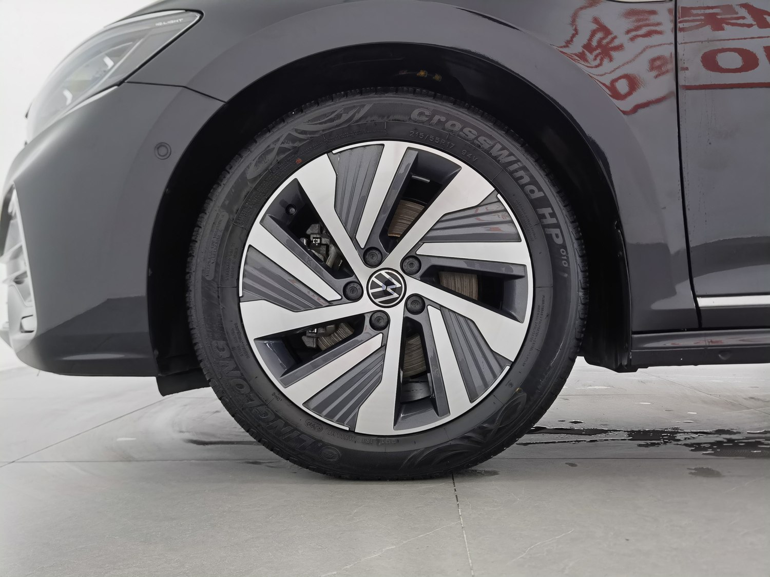 Подержанный Volkswagen Passat NEV 2022 года выпуска, 1.4 AT