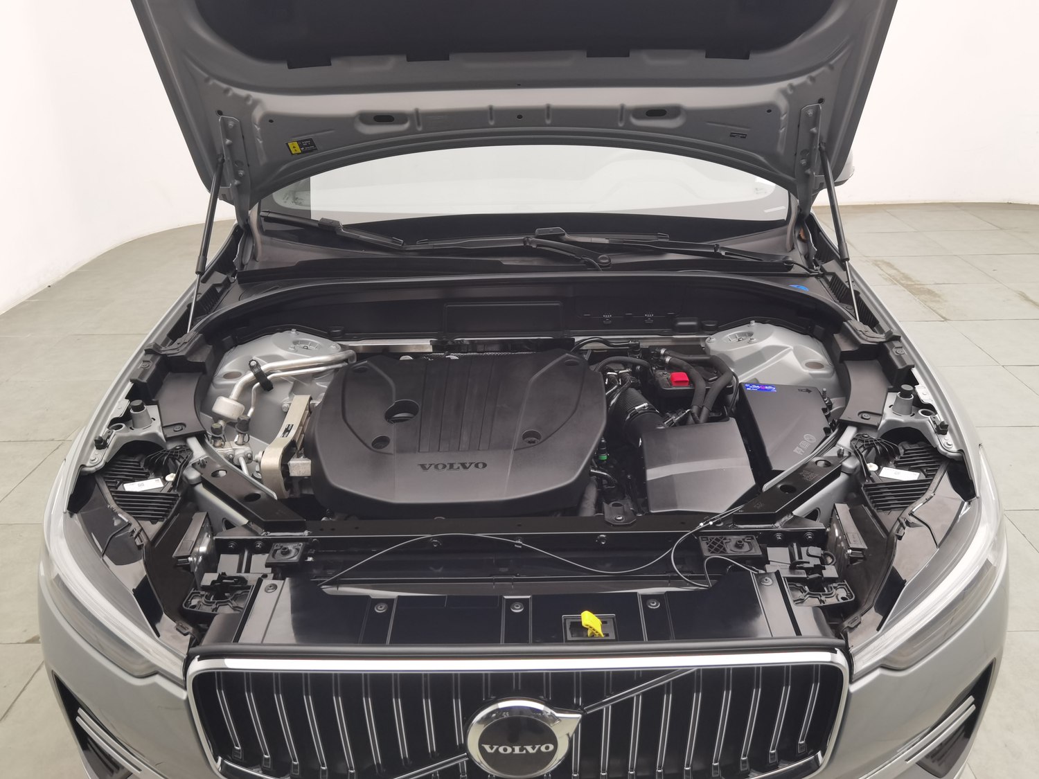 Used Volvo XC60 2025 2.0 AT