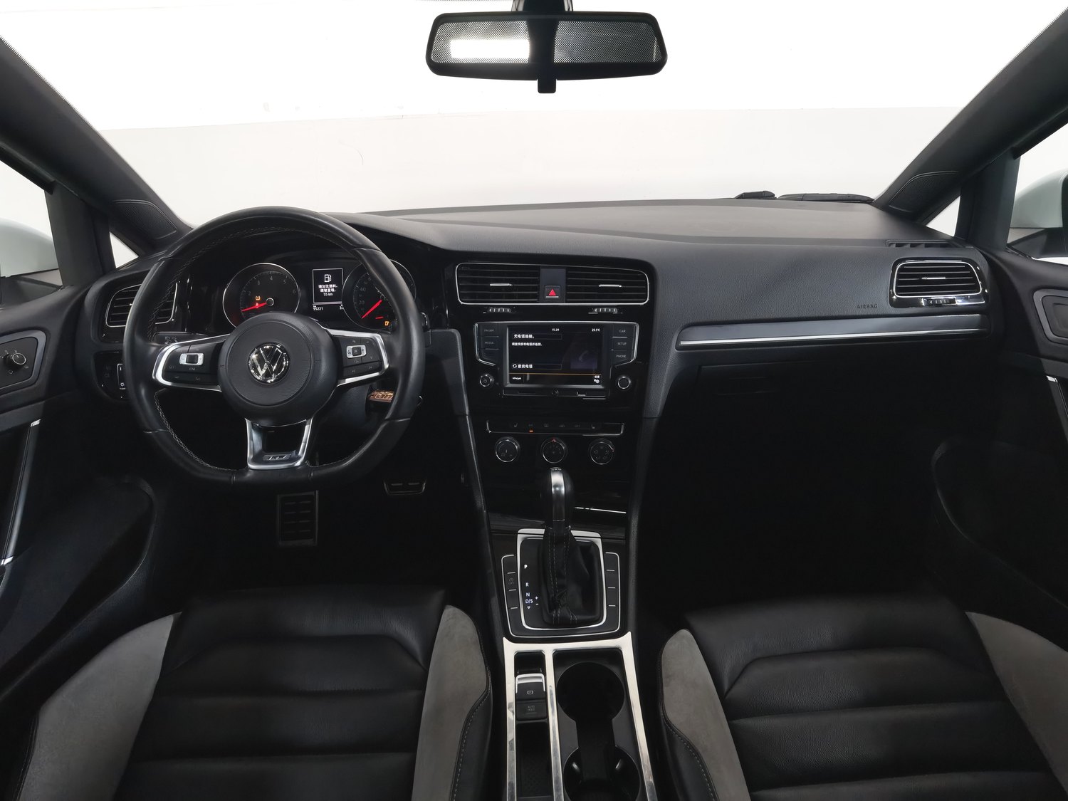 Used Volkswagen Golf 2017 1.4 AT