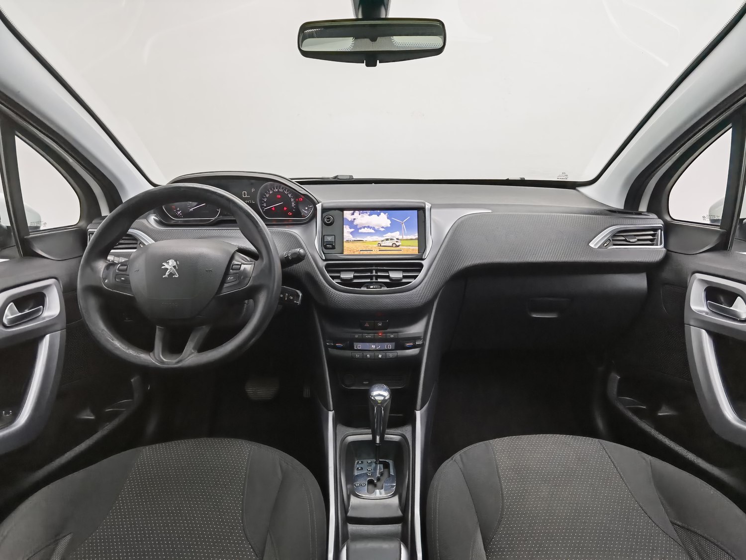 Used Peugeot 2008 2015 1.6 AT