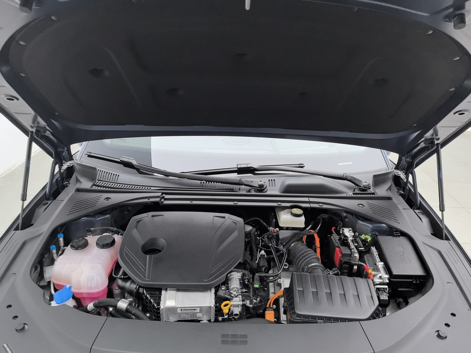 Used Geely Galaxy Starship 8 2025 1.5 AT