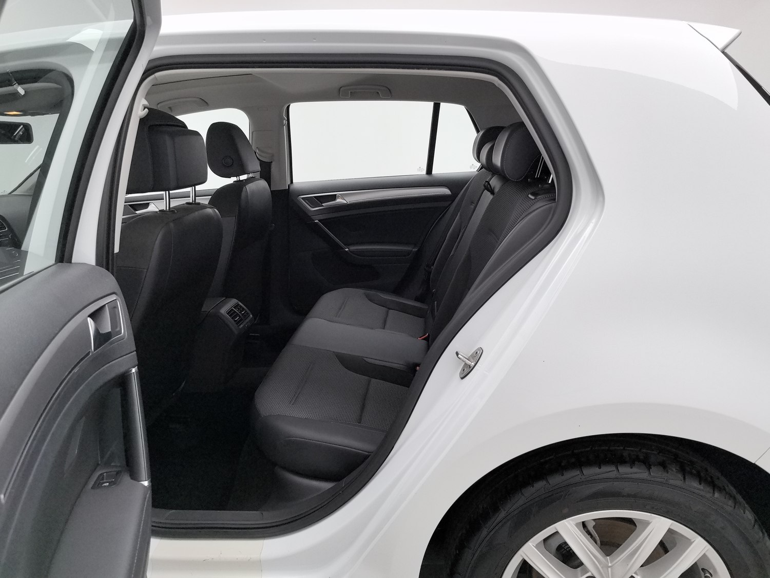 Used Volkswagen Golf 2018 1.6 AT