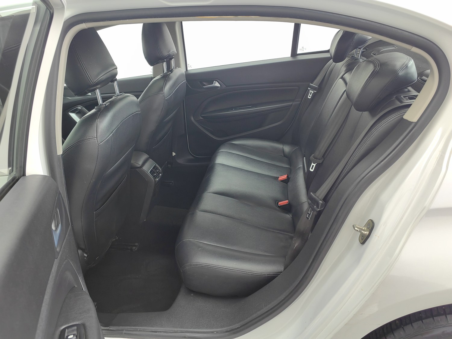 Used Peugeot 408 2016 1.6 AT