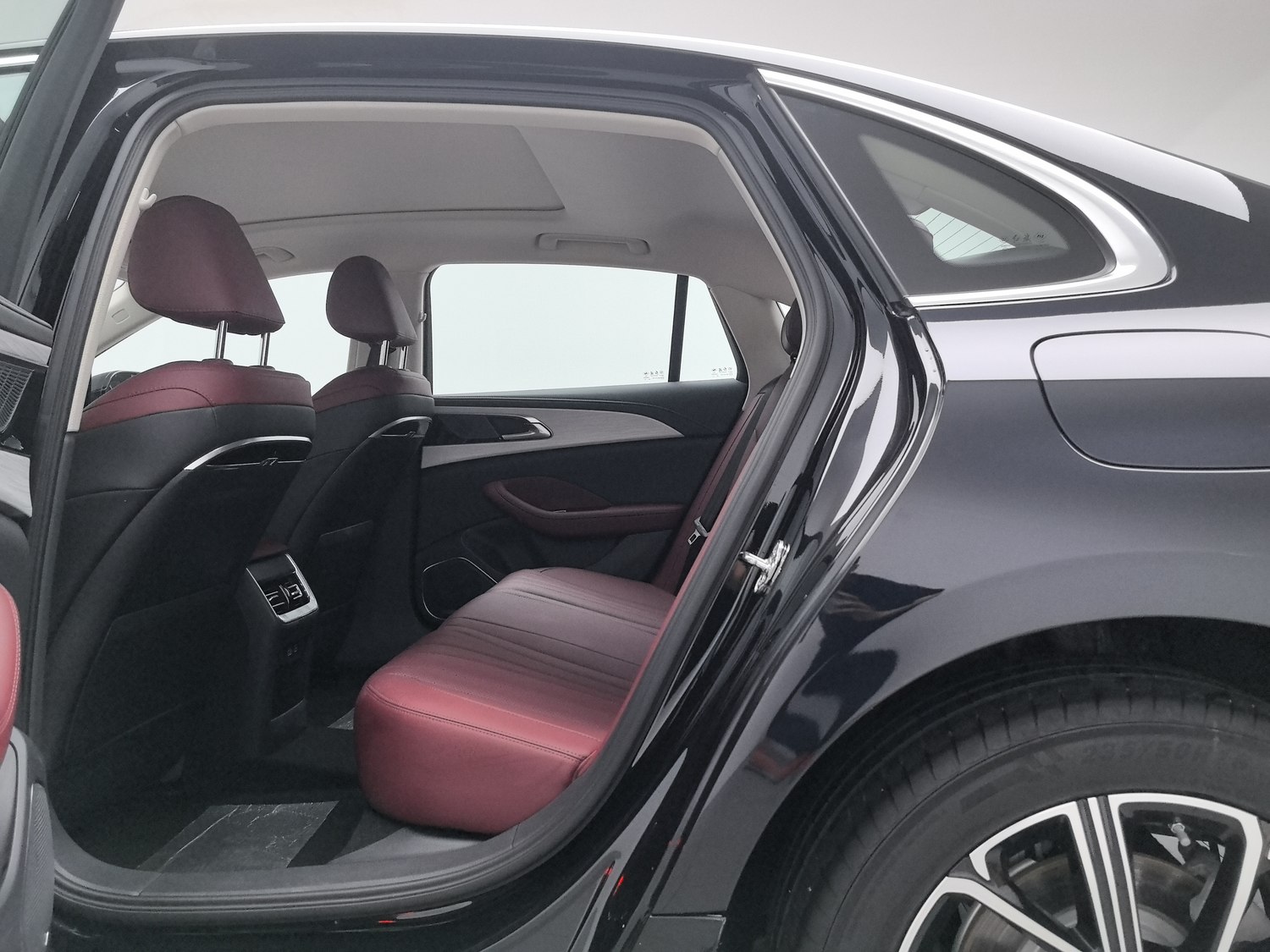 Used Hongqi H5 PHEV 2025 1.5 AT