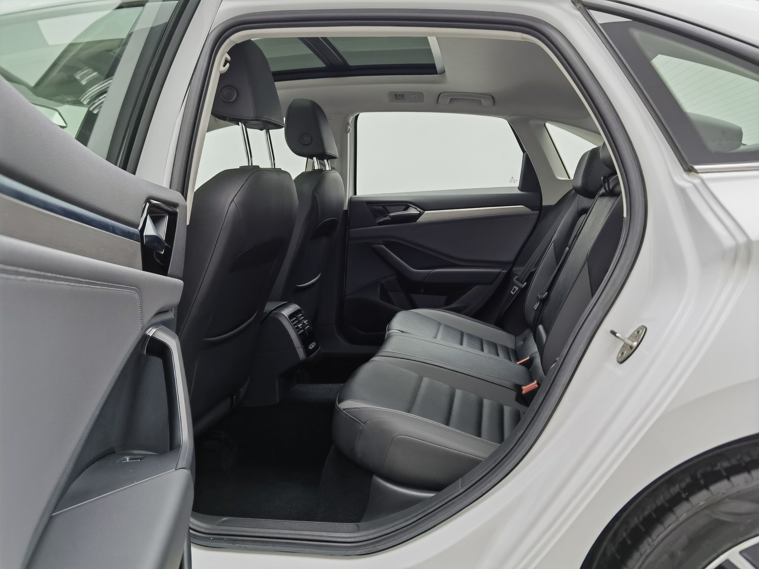 Used Volkswagen Sagitar 2019 1.4 AT
