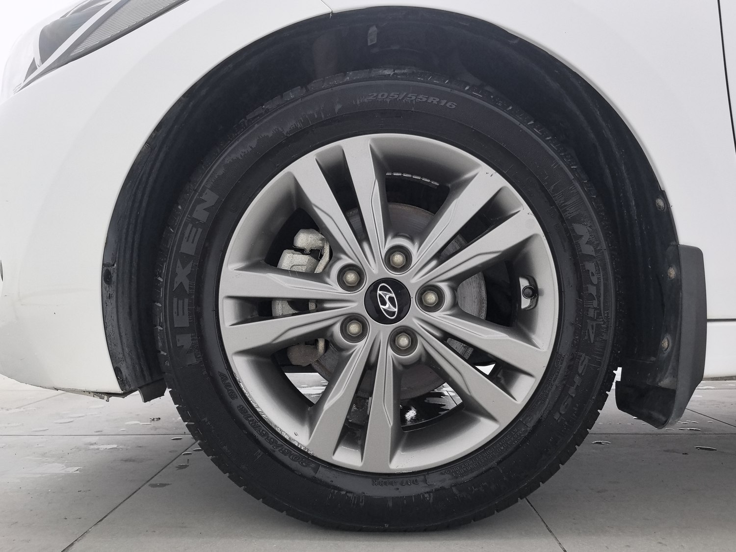 Used Hyundai Elantra 2016 1.6 MT