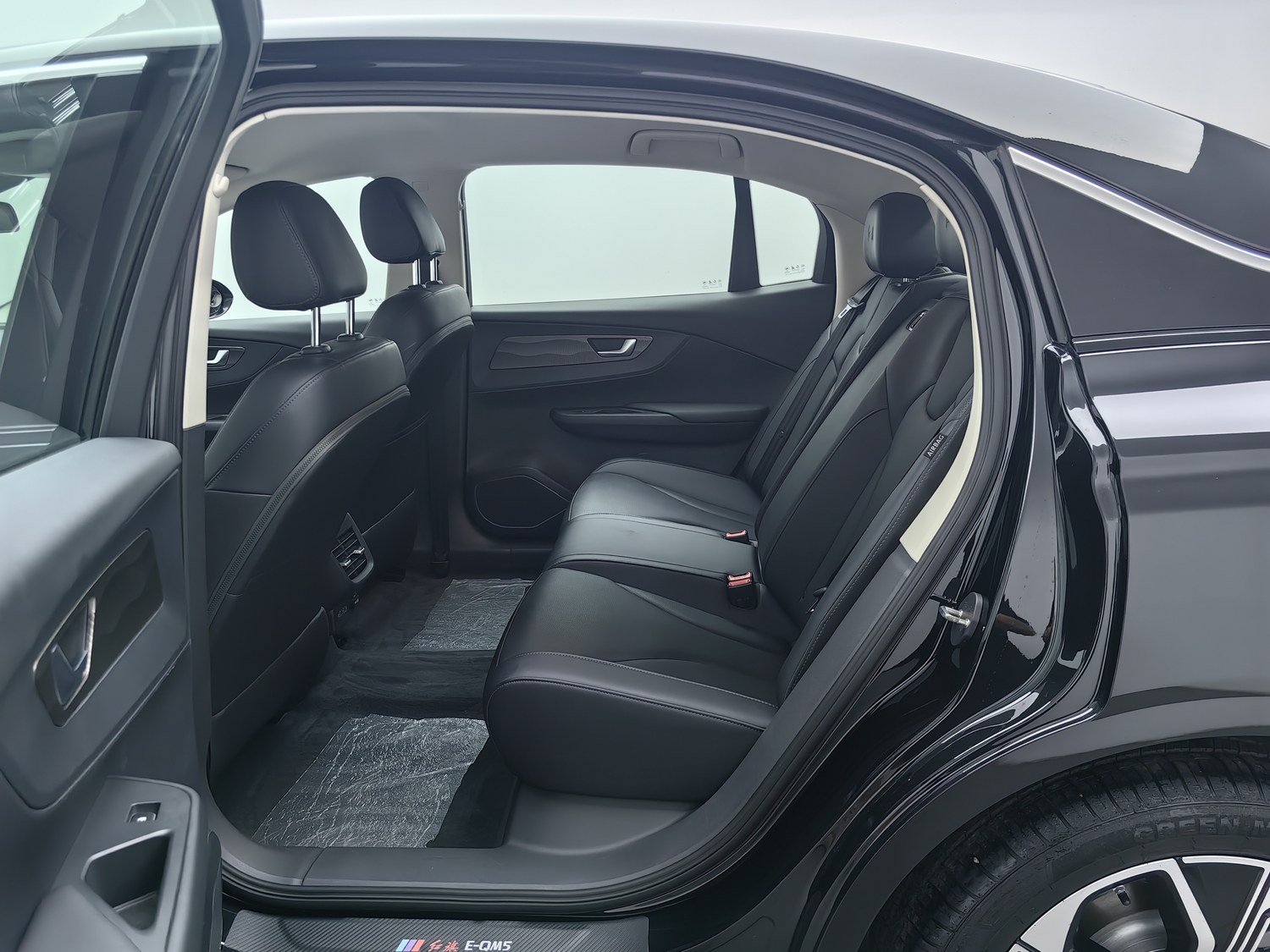 Used Hongqi E-QM5 2021