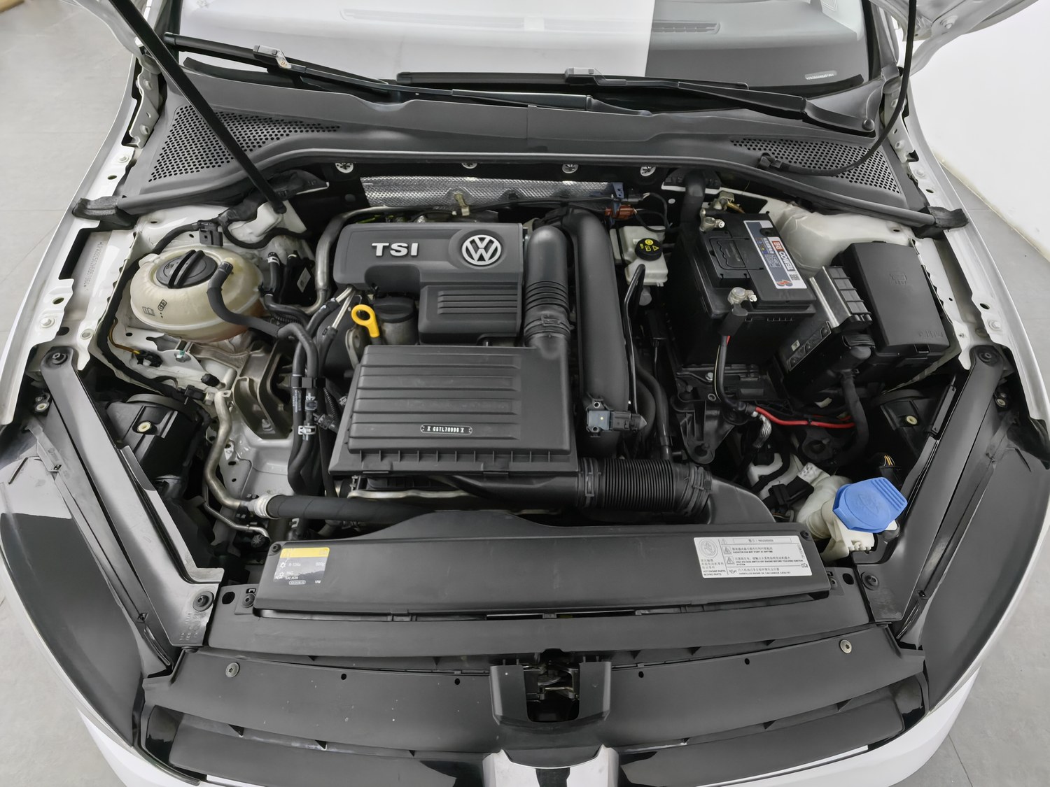 Used Volkswagen Golf 2017 1.4 AT
