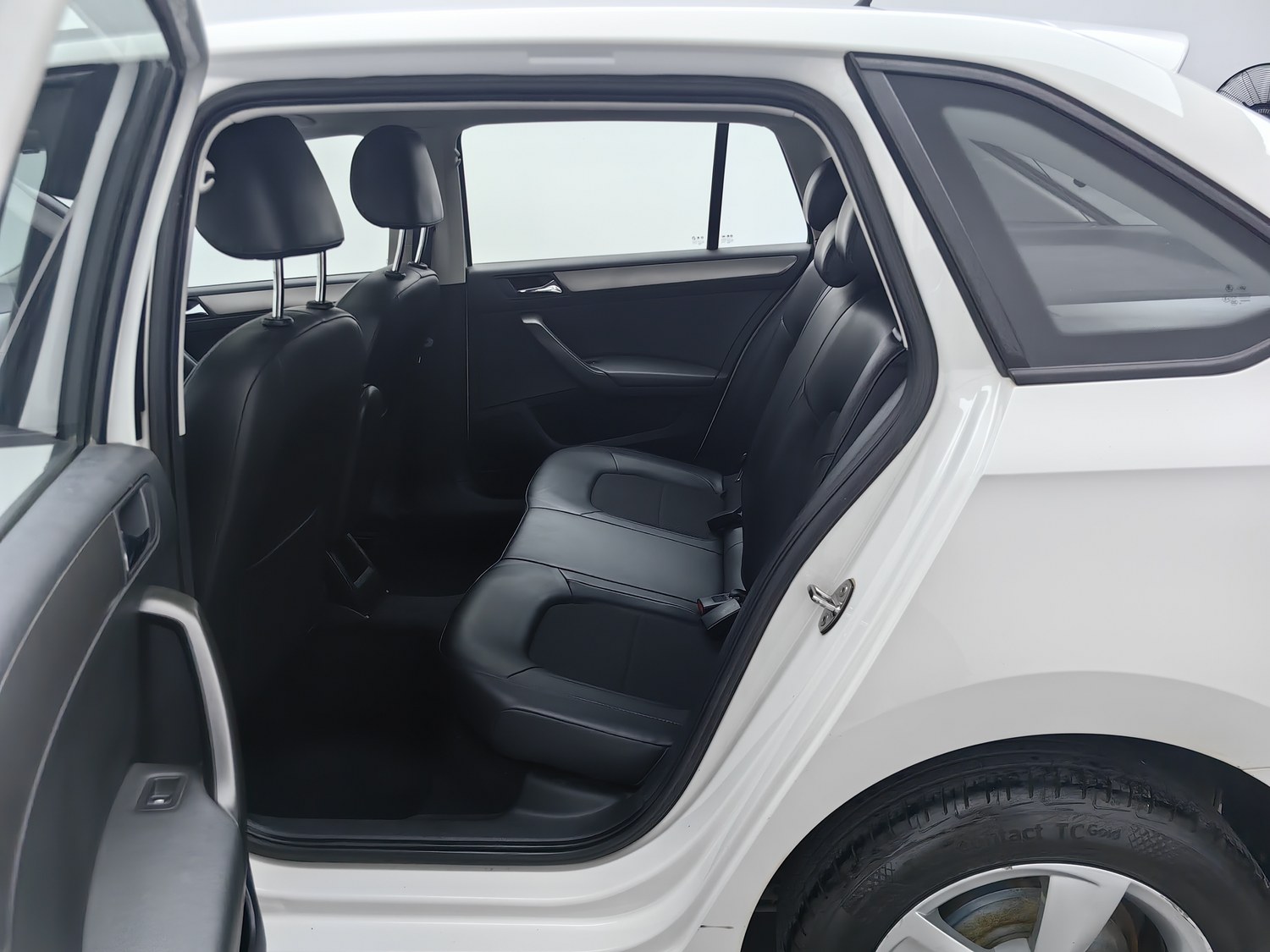 Used Skoda Rapid Spaceback 2014 1.6 MT