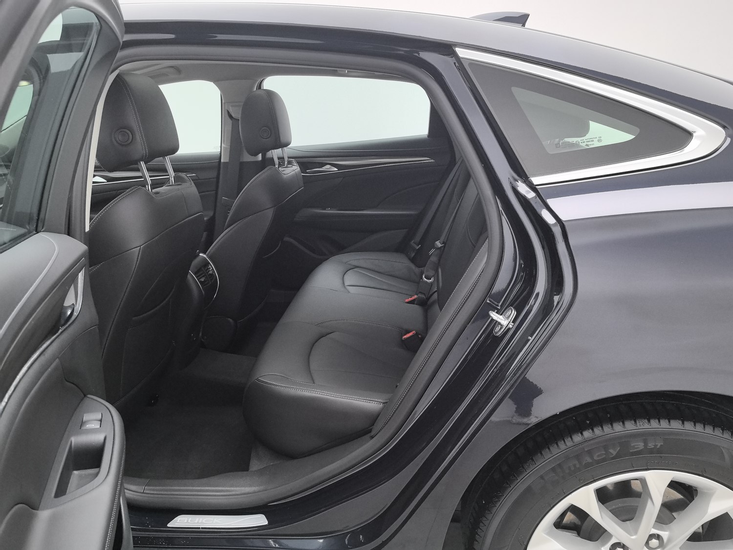 Used Buick LaCrosse 2022 1.5 AT