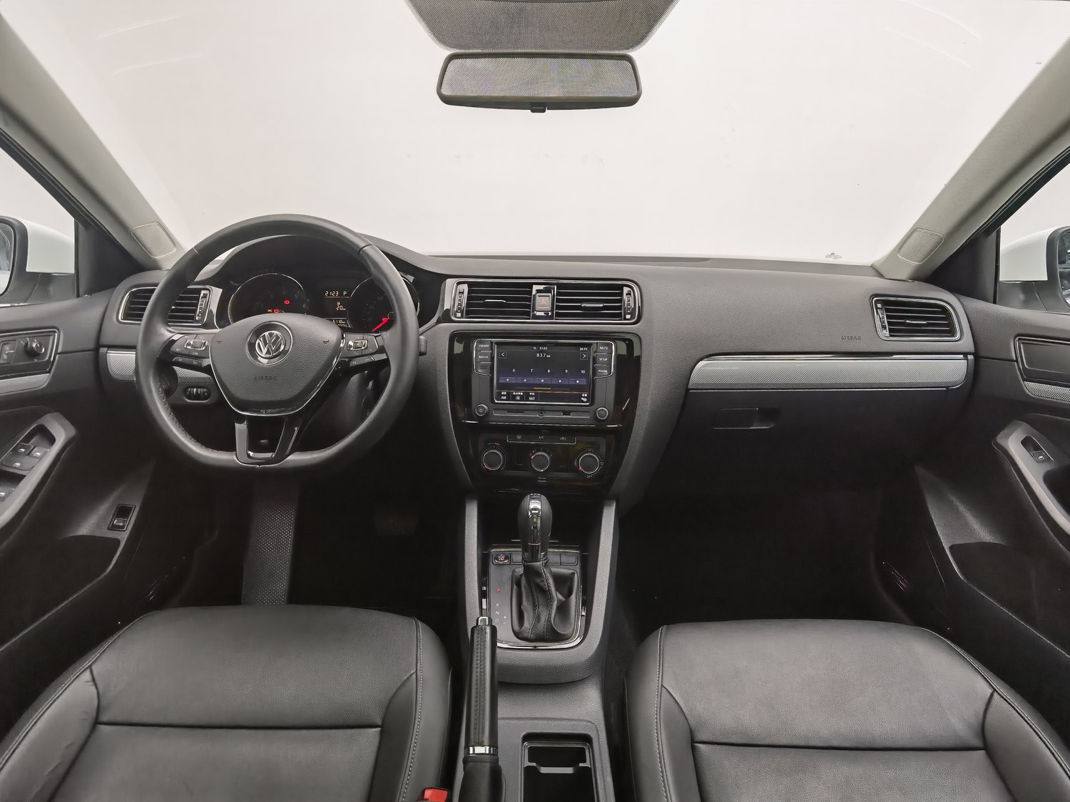 Used Volkswagen Sagitar 2017 1.4 AT