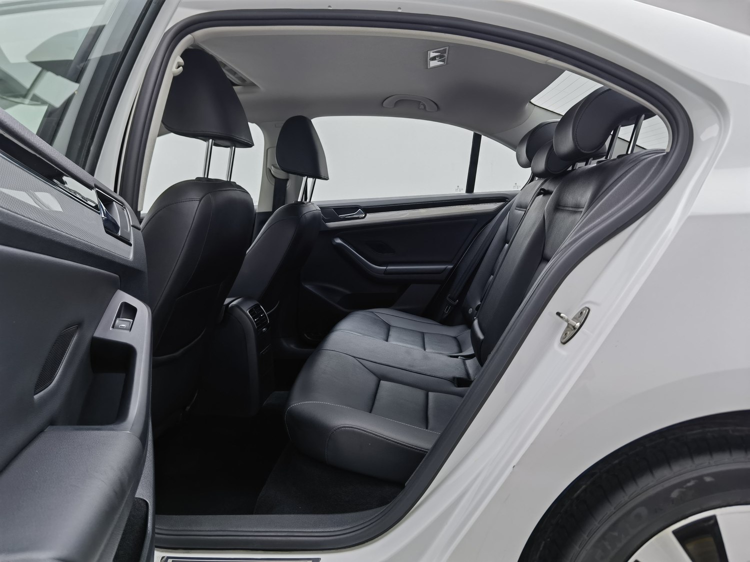 Used Volkswagen Sagitar 2017 1.4 AT