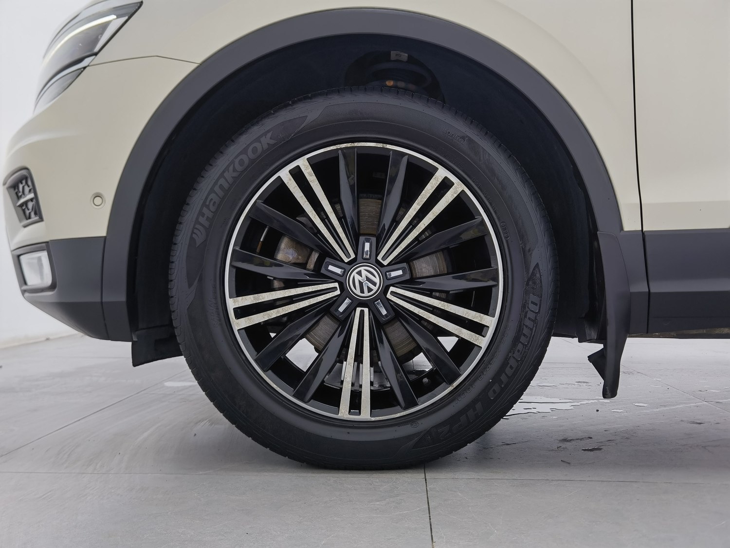 Used Volkswagen Tiguan L 2018 2.0 AT