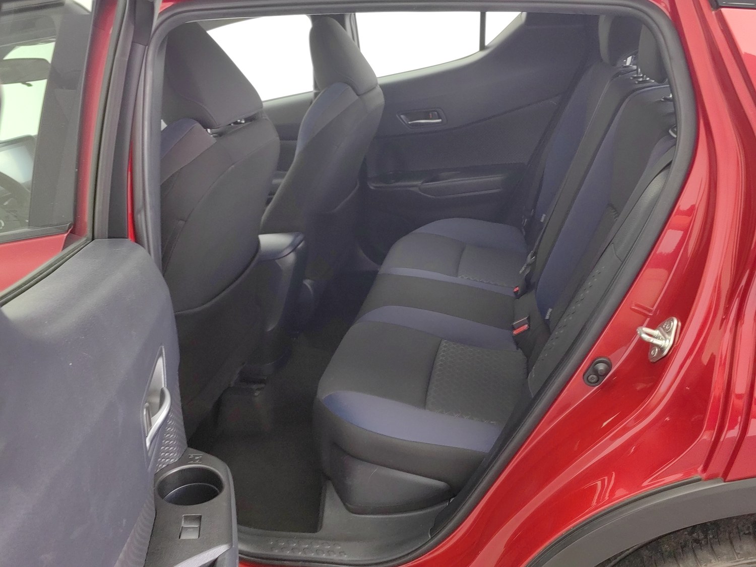 Used Toyota C-HR 2021 2.0 AT