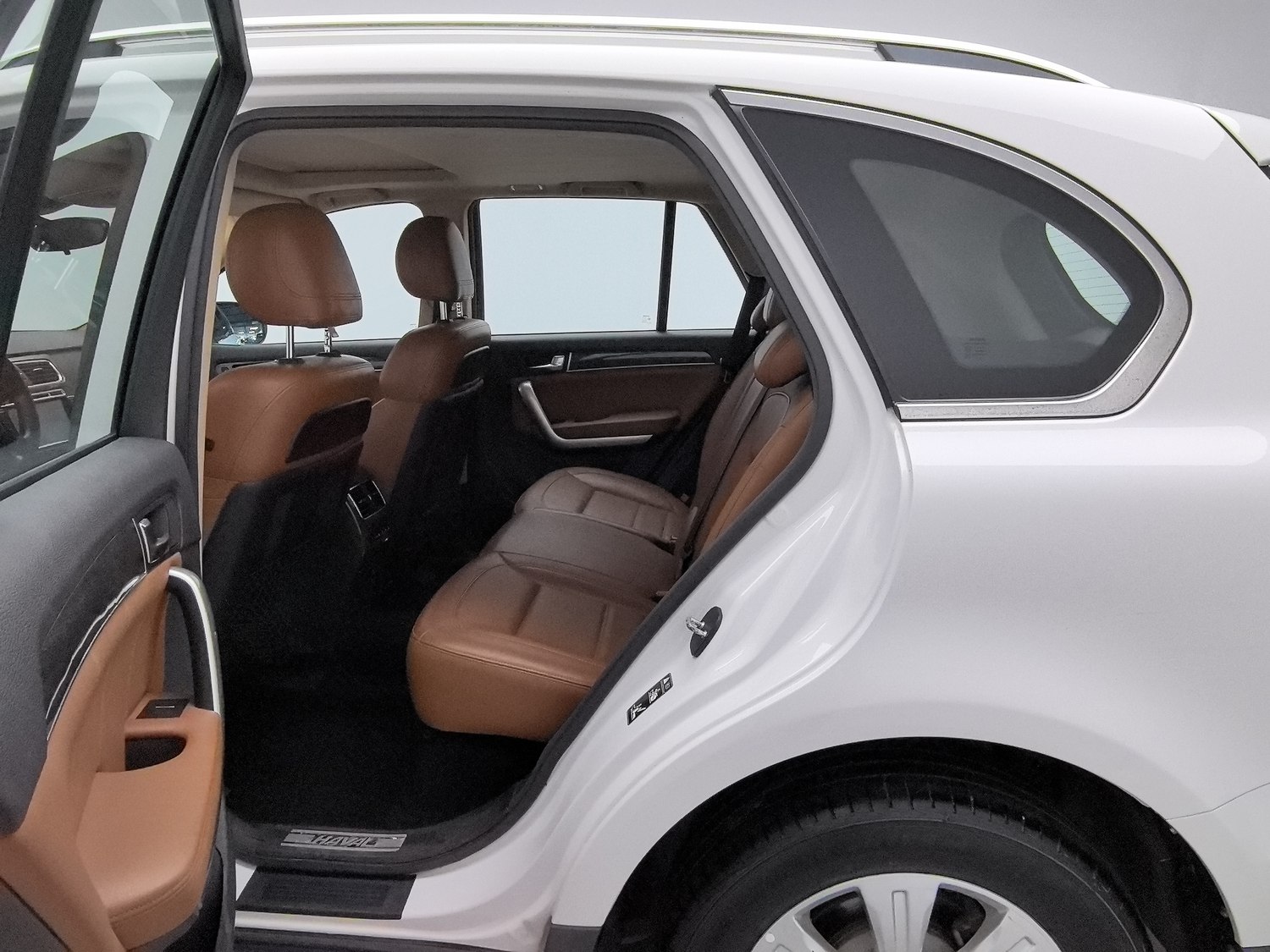 Used Haval H8 2015 2.0 AT
