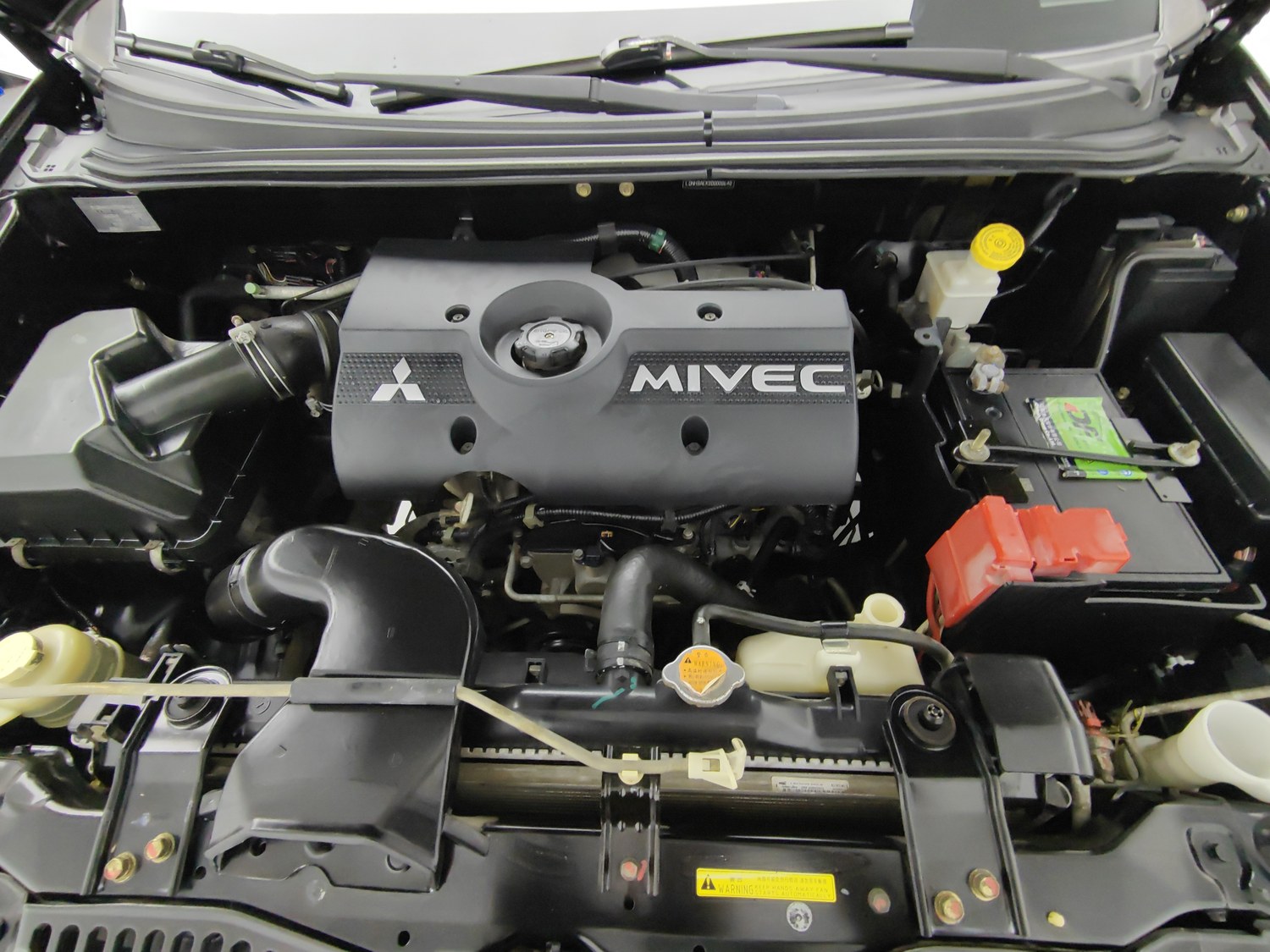 Used Mitsubishi Zinger 2011 2.0 AT