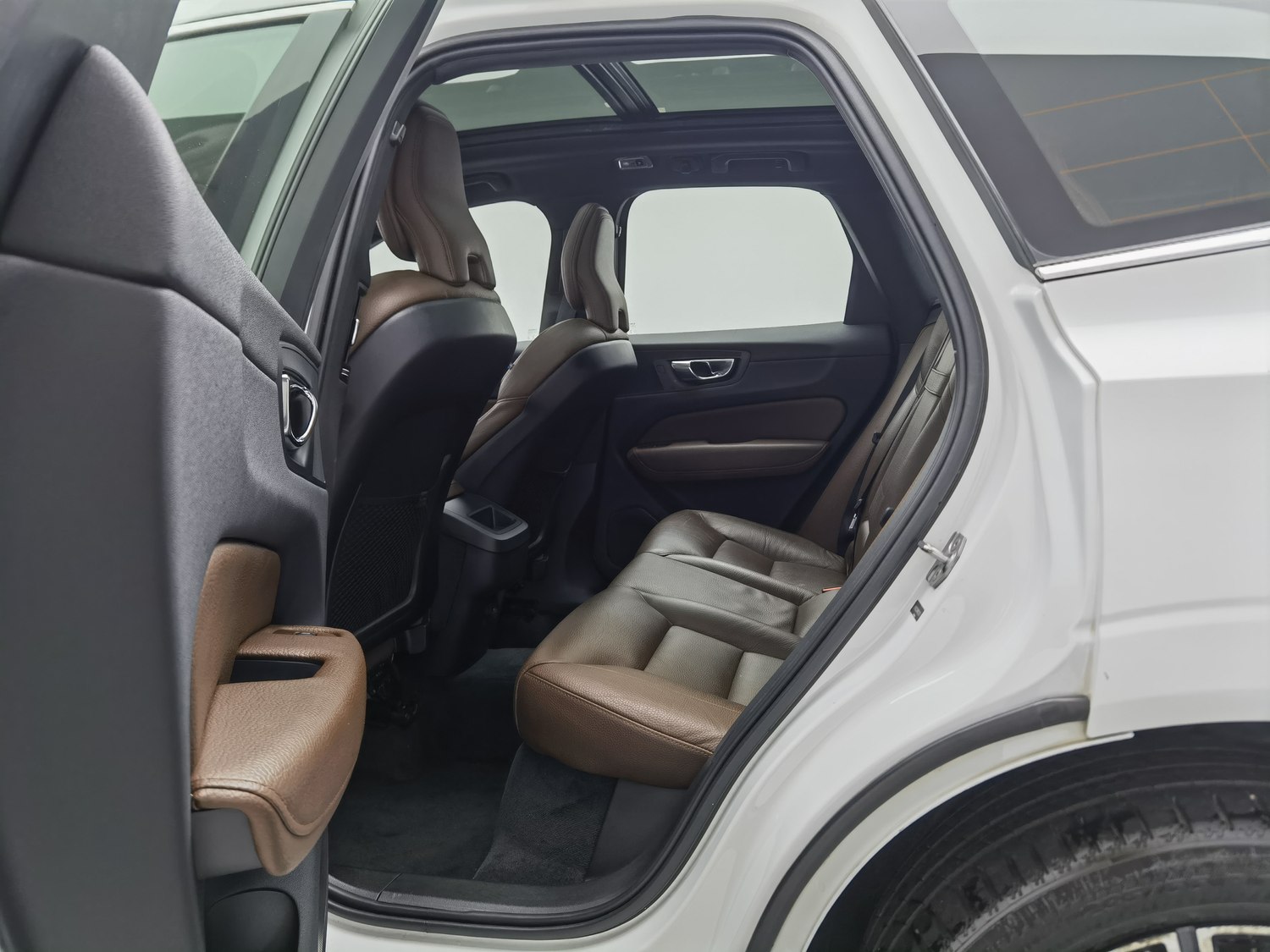 Used Volvo XC60 2021 2.0 AT