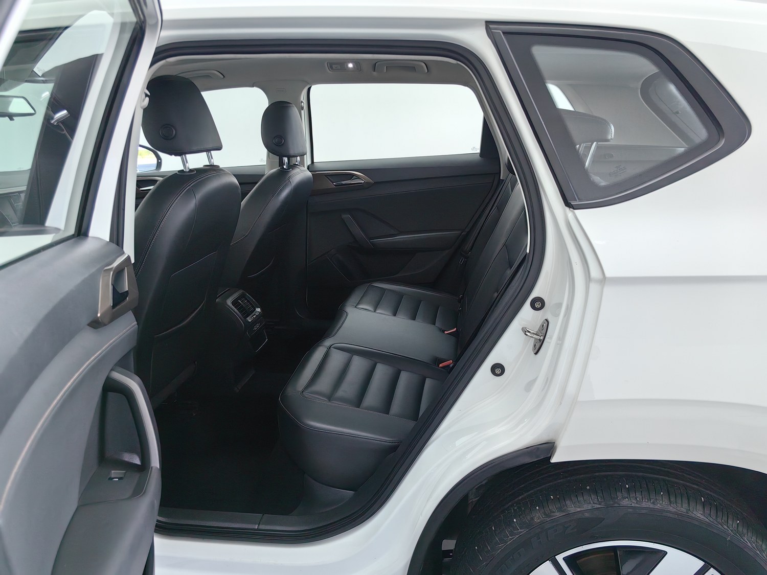 Used Volkswagen Tharu 2020 1.4 AT