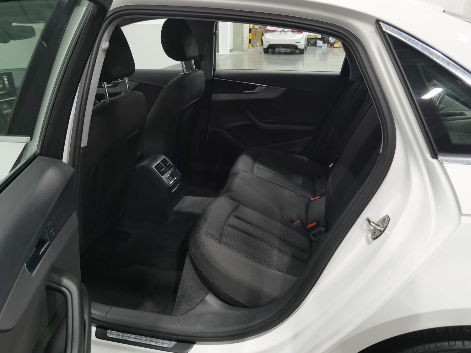 Used Audi A4L 2019 2.0 AT
