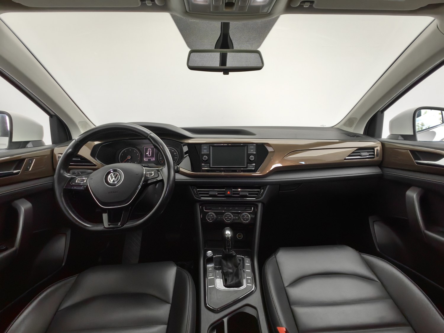 Used Volkswagen Tharu 2020 1.4 AT