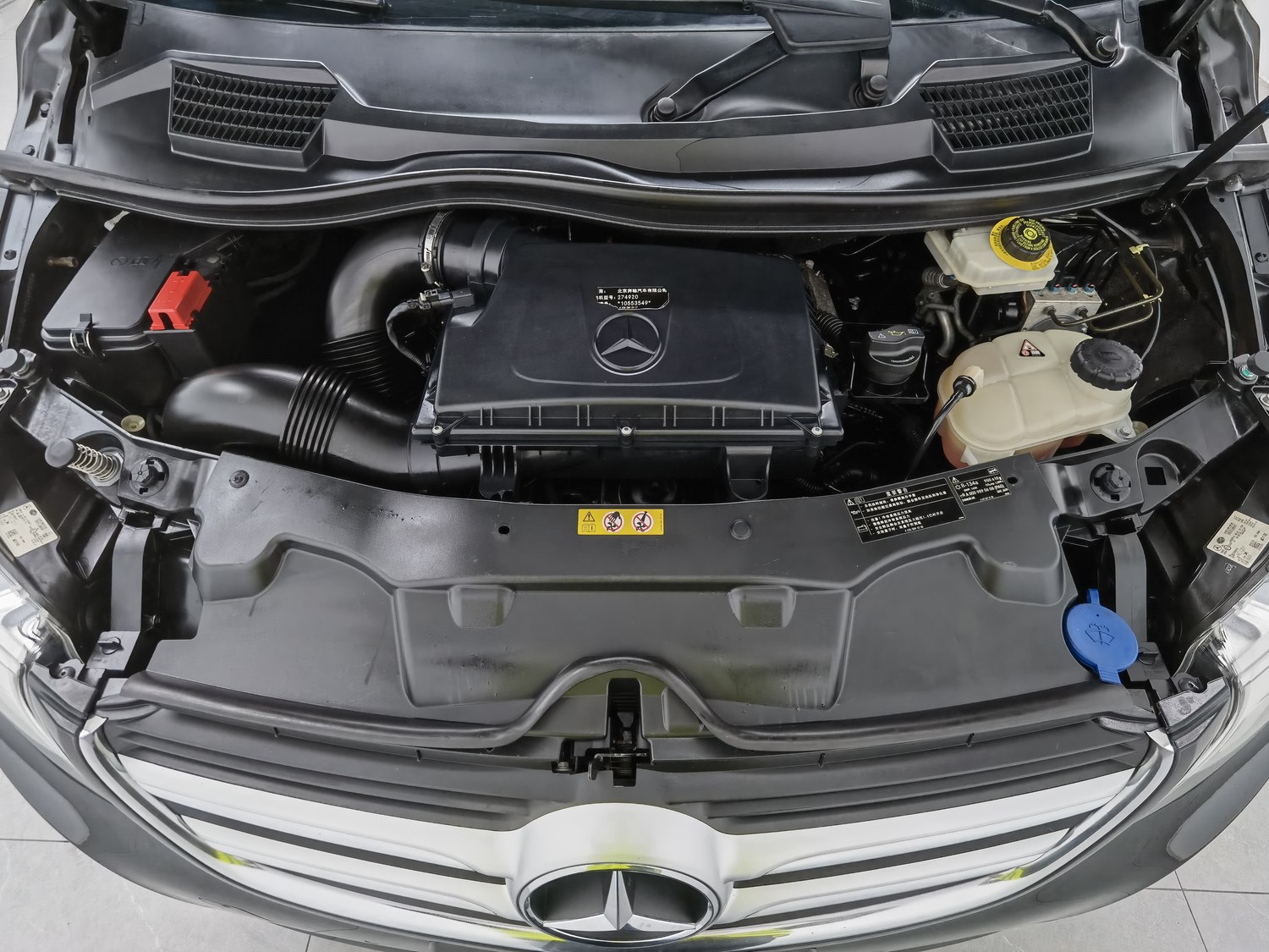 Used Mercedes-Benz V-Class 2016 2.0 AT