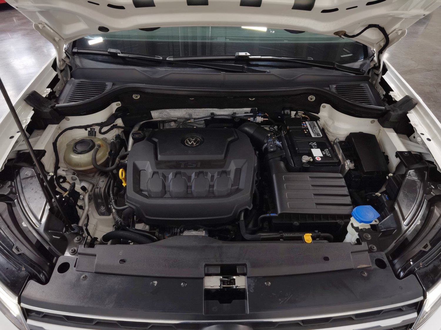 Used Volkswagen Tharu 2020 2.0 AT