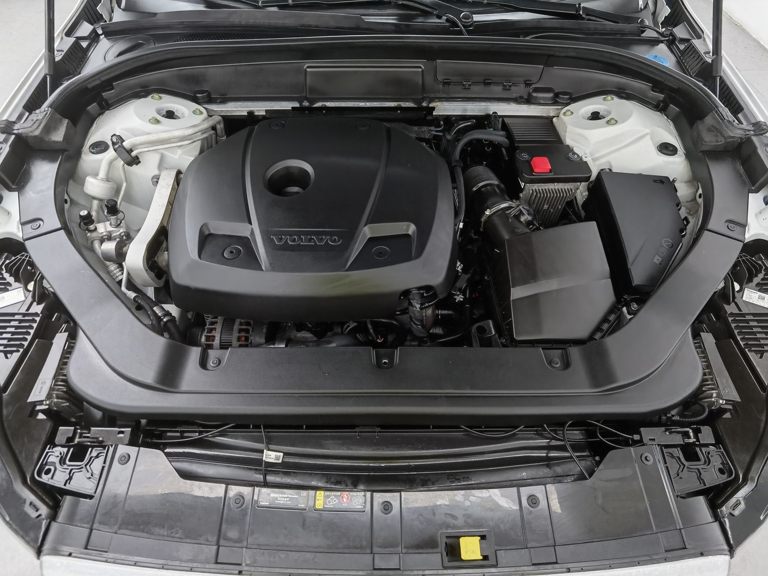 Used Volvo XC60 2021 2.0 AT